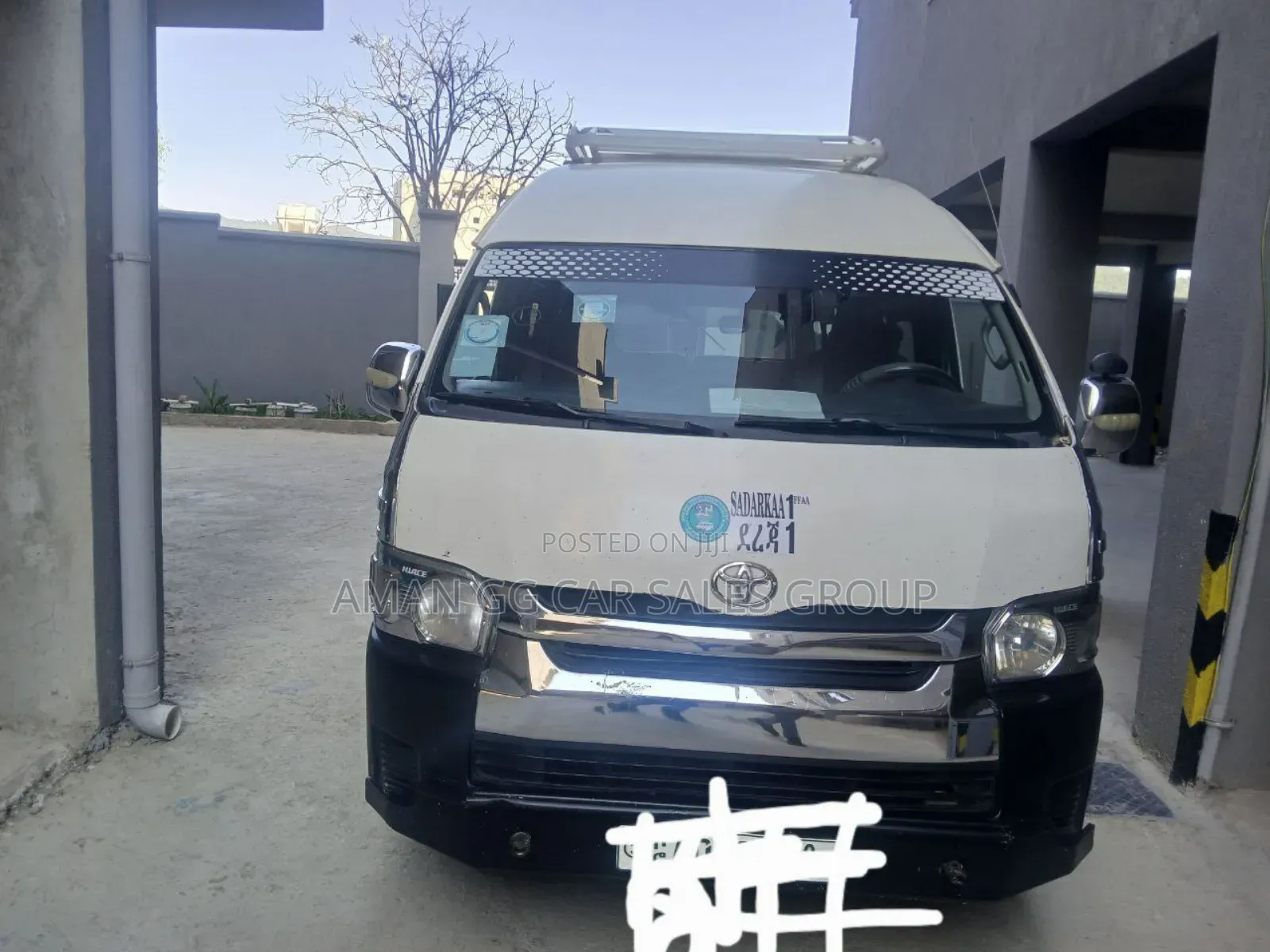 Toyota HiAce 2015 White