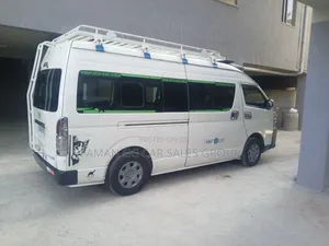 Toyota HiAce 2015 White