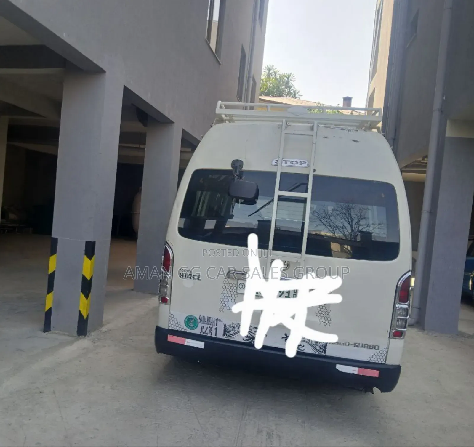Toyota HiAce 2015 White