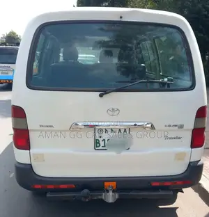 Toyota HiAce 2011 White