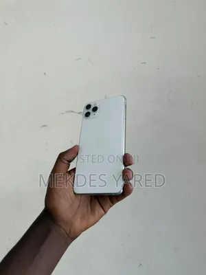 New Apple iPhone 11 Pro Max 64 GB White