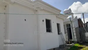 5bdrm Farm House in Yeka for sale