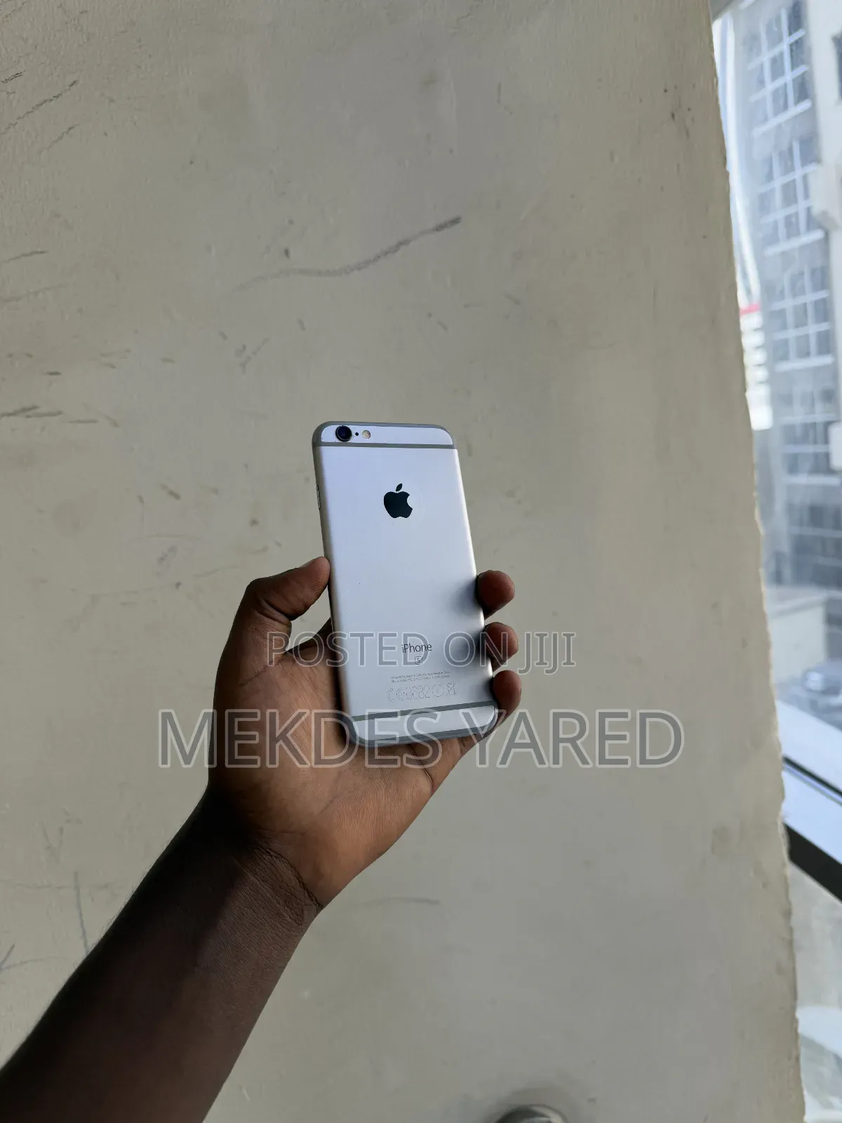 New Apple iPhone 6s 32 GB Silver