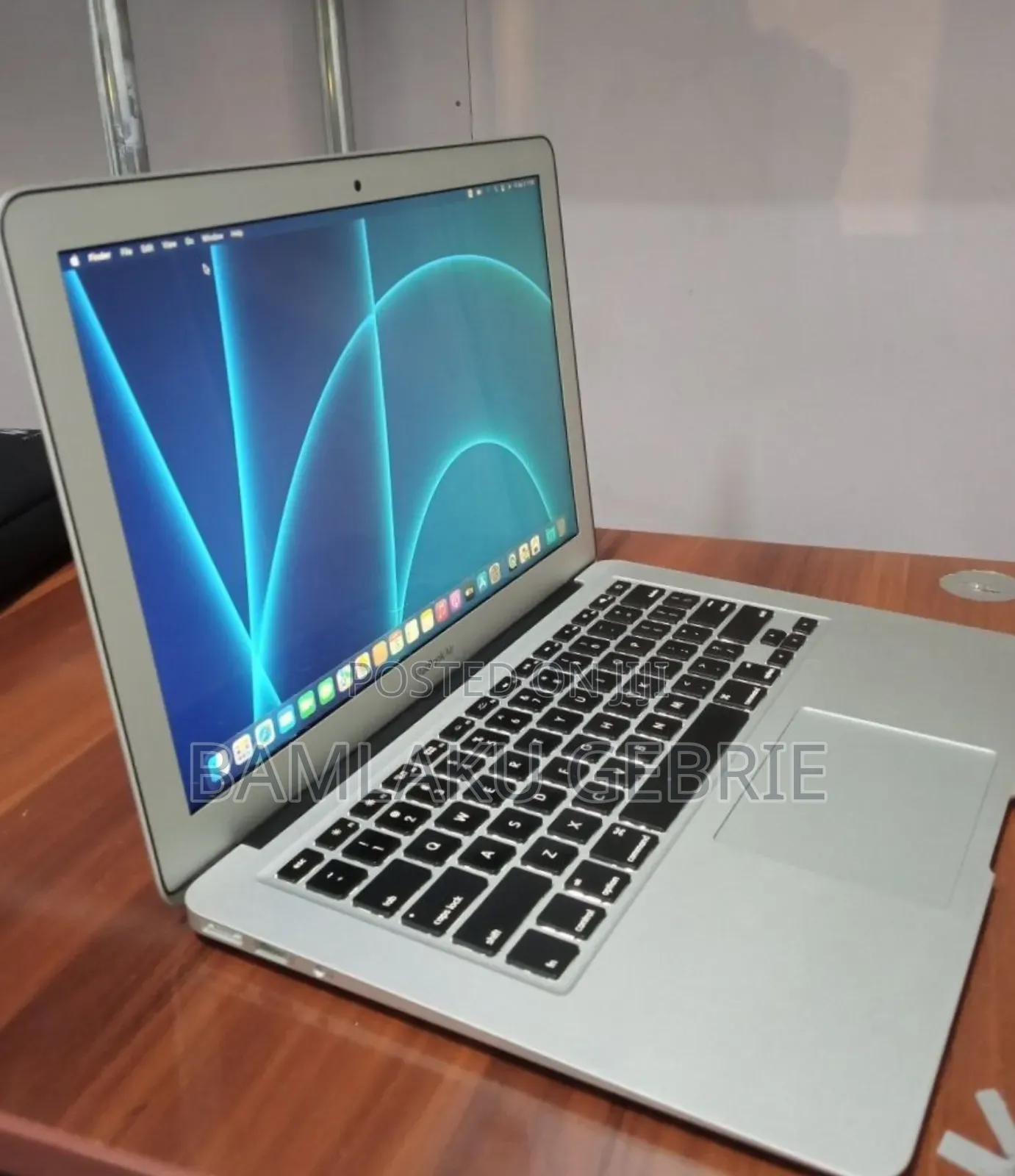 New Laptop Apple MacBook Air 2015 8GB Intel Core i5 SSD 256GB