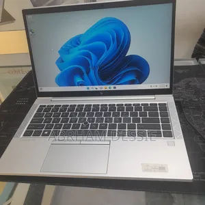 New Laptop HP EliteBook 840 G8 16GB Intel Core i7 SSD 512GB