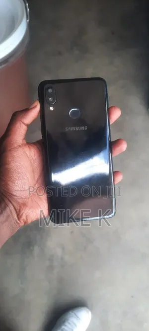 New Samsung Galaxy A10s 32 GB Black