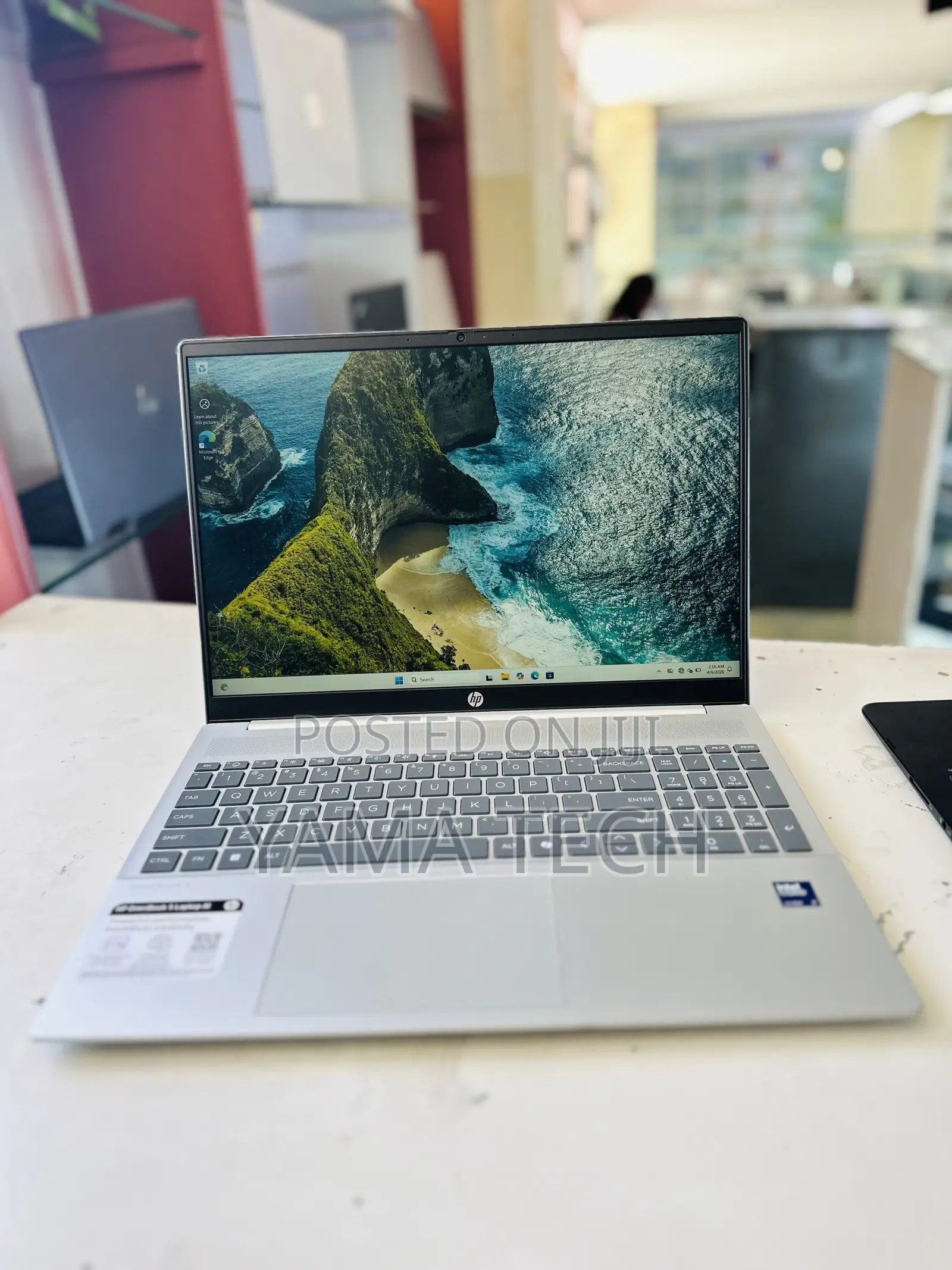 New Laptop HP OmniBook 5 16" 16GB Intel Core Ultra 7 SSD 512GB