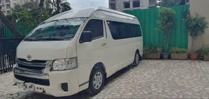 Toyota HiAce 2018 White