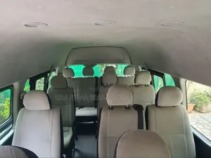Toyota HiAce 2018 White
