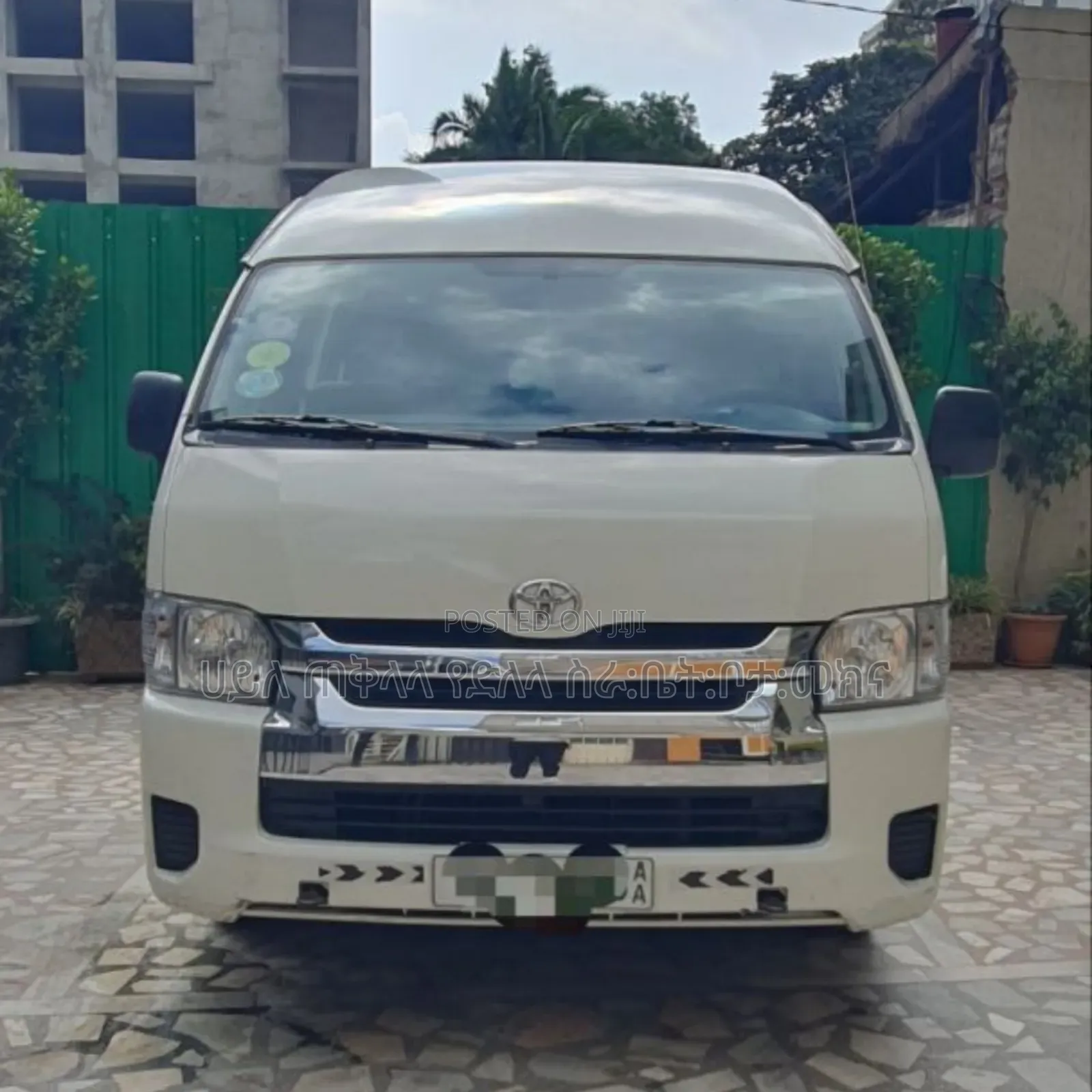 Toyota HiAce 2018 White