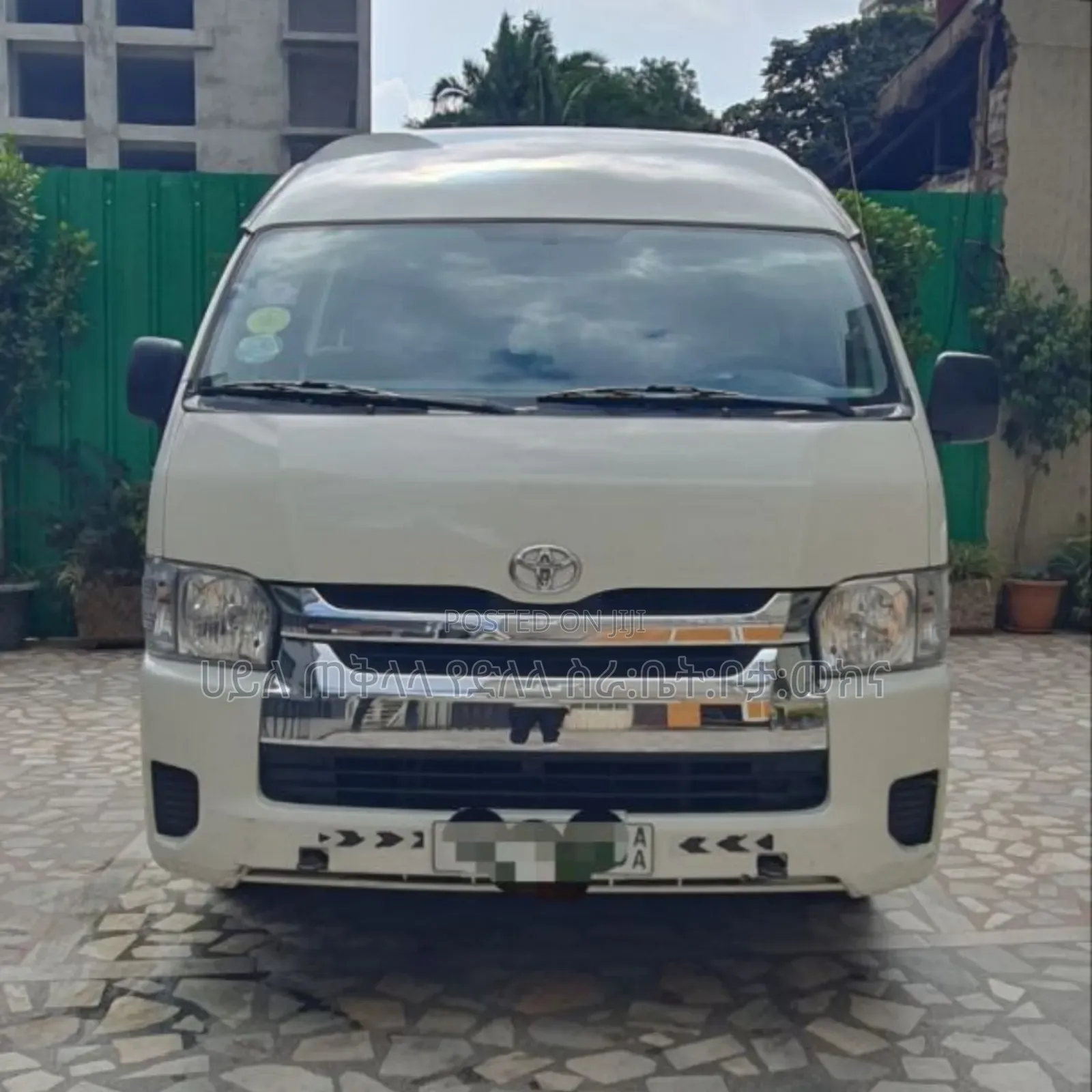 Toyota HiAce 2018 White