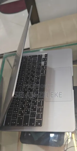 New Laptop Apple MacBook Air 2022 M2 8GB Intel Core i5 SSD 512GB