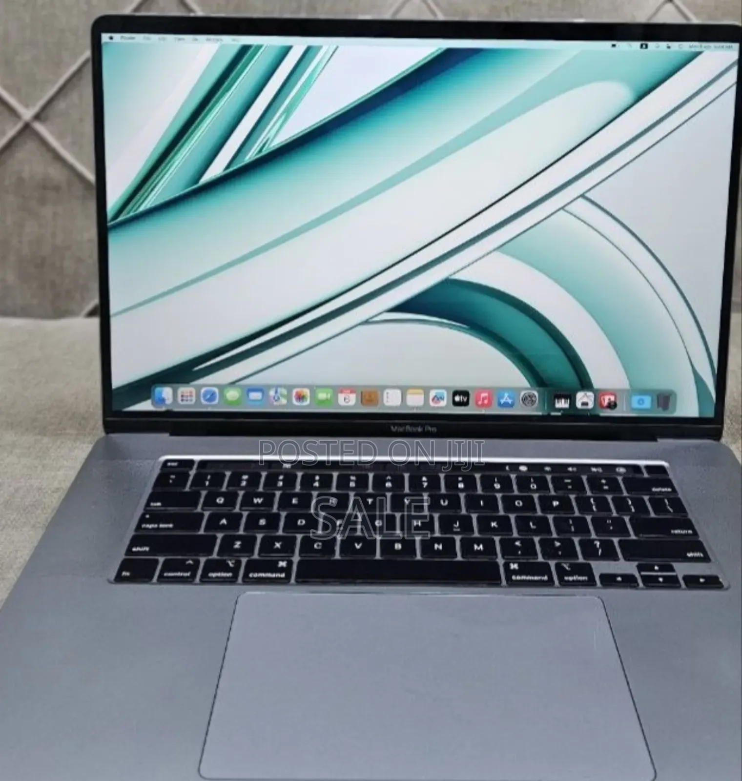 New Laptop Apple MacBook Pro 2019 32GB Intel Core i9 SSD 1T