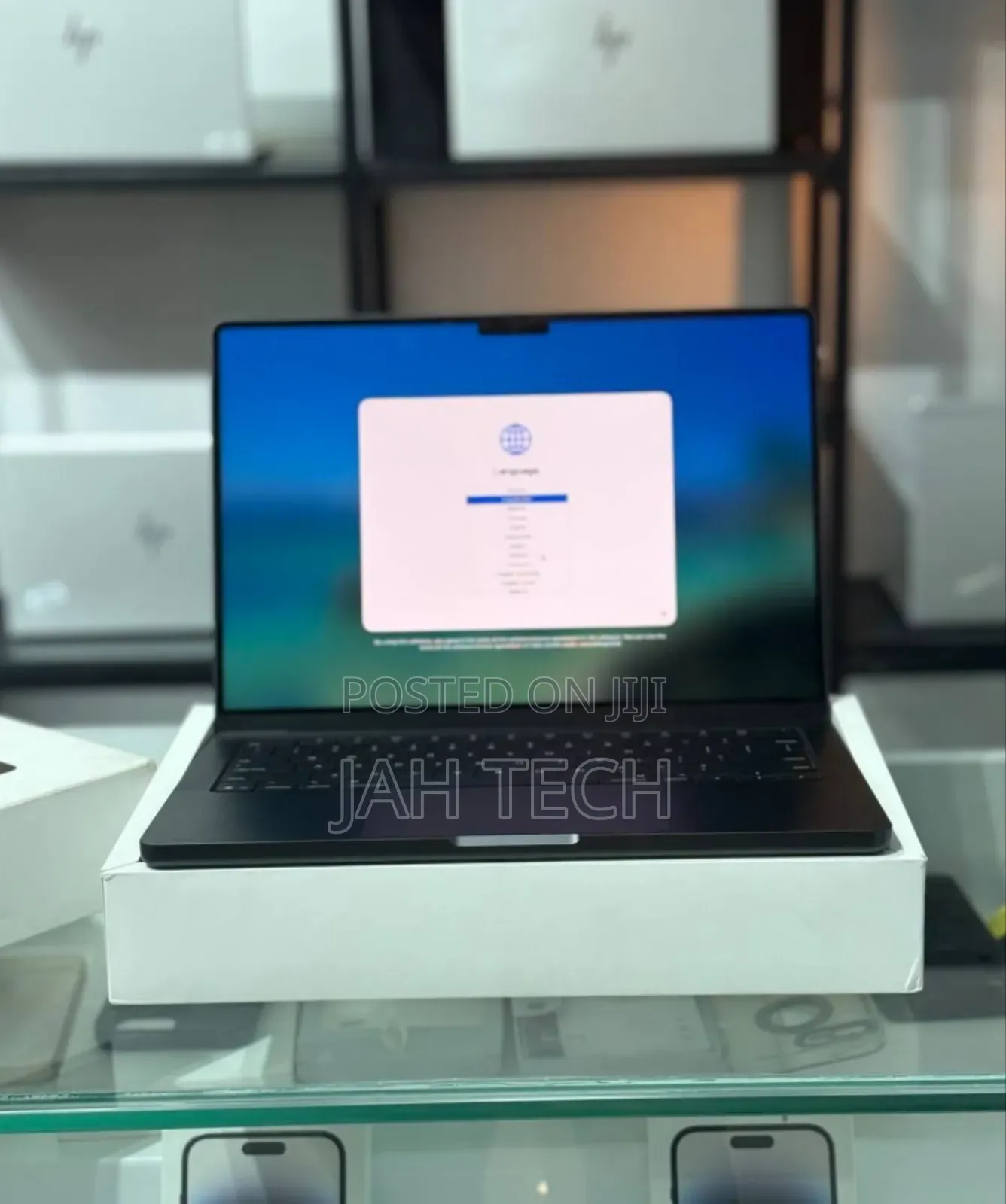 New Laptop Apple MacBook Pro 2025 M5 14-inch 16GB Apple M5 SSD 512GB