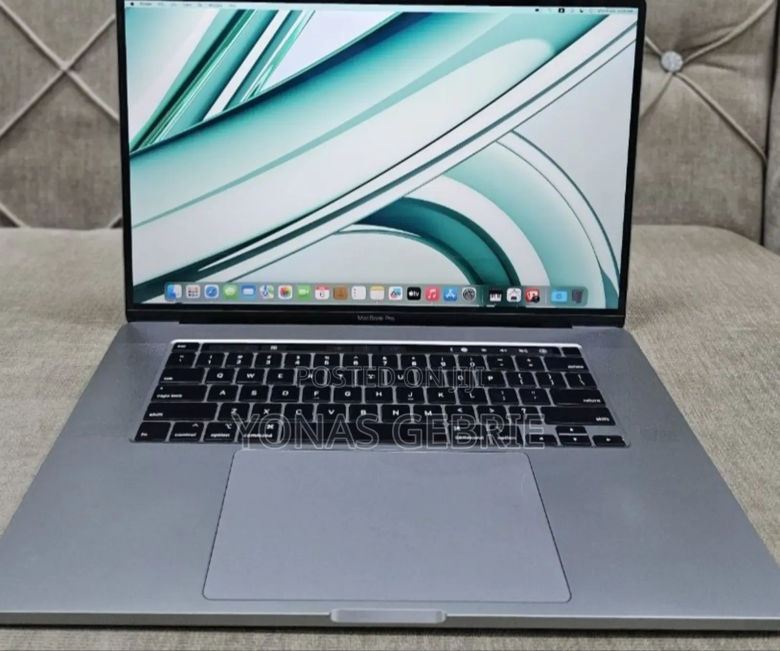 New Laptop Apple MacBook Pro 2019 32GB Intel Core i9 SSD 1T