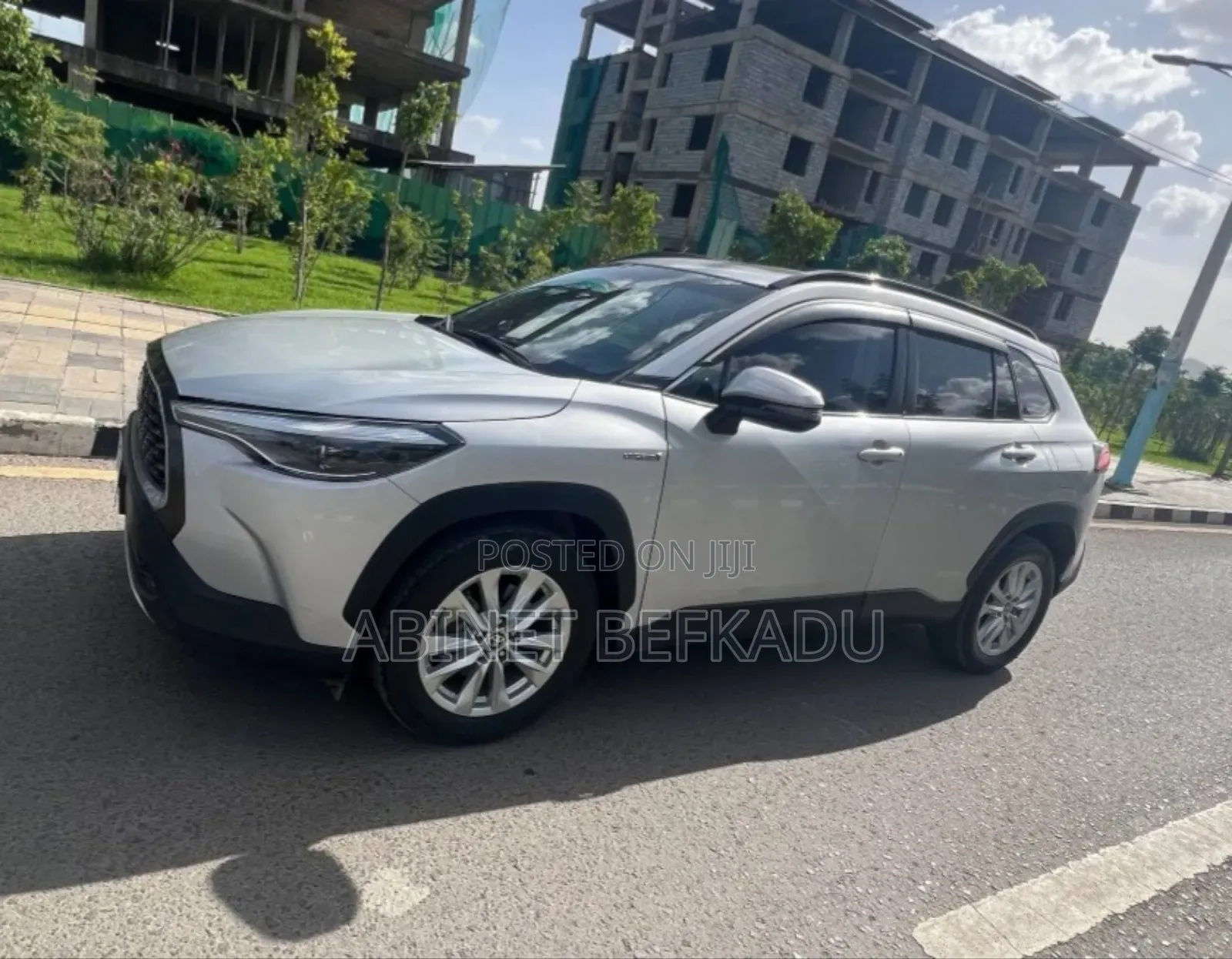 Toyota Corolla Cross Hybrid 2023 White