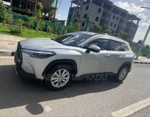 Toyota Corolla Cross Hybrid 2023 White