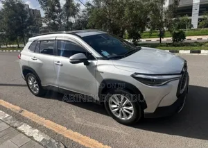 Toyota Corolla Cross Hybrid 2023 White