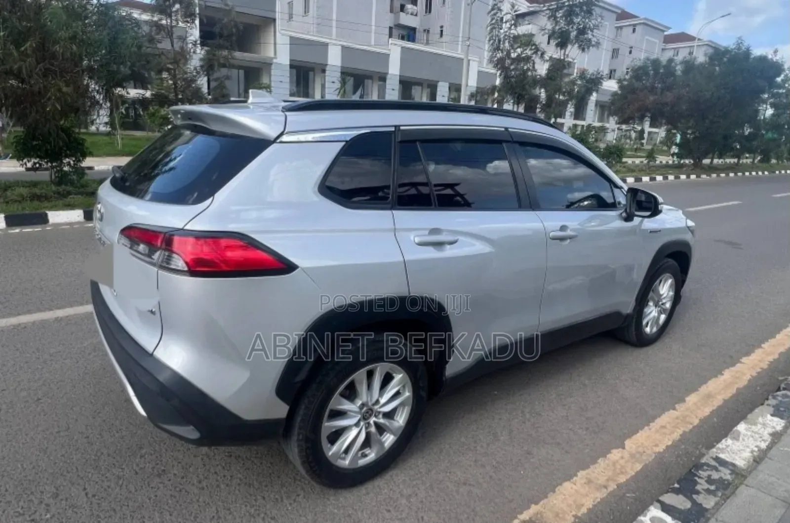 Toyota Corolla Cross Hybrid 2023 White