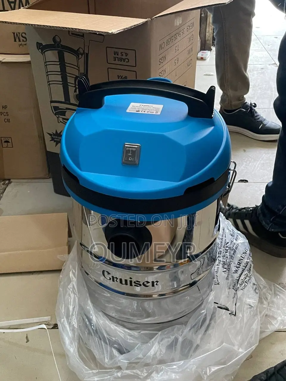 Cruiser Vacuum Cleaner 30l