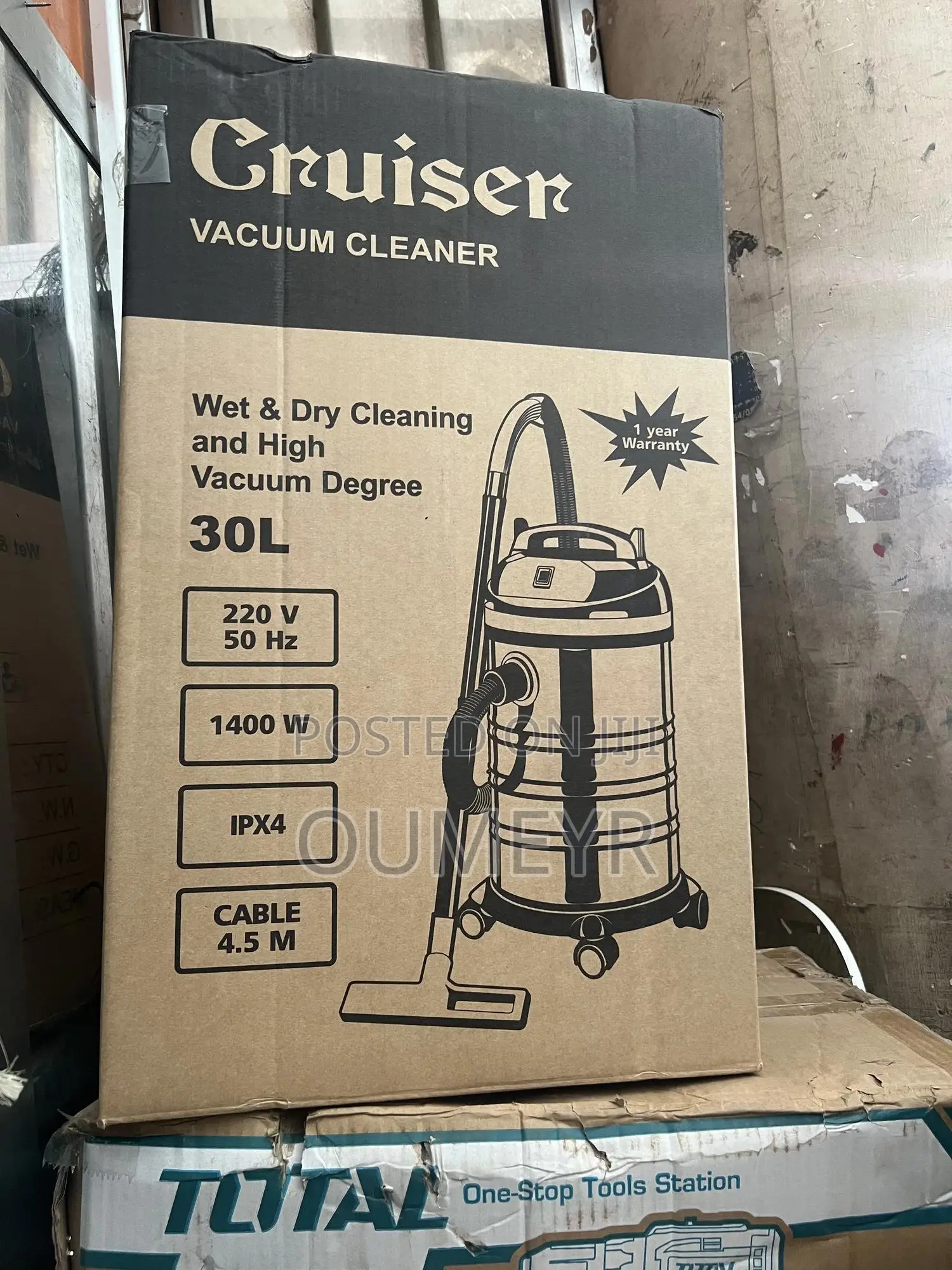 Cruiser Vacuum Cleaner 30l