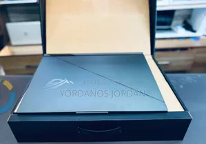 New Laptop Asus ROG Strix G17 16GB Intel Core i9 SSD 1T