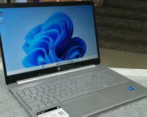 New Laptop HP Pavilion 15 8GB Intel Core i3 SSD 1T