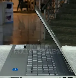 New Laptop HP Pavilion 15 8GB Intel Core i3 SSD 1T