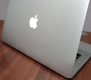 New Laptop Apple MacBook 2015 8GB Intel Core i5 SSD 128GB