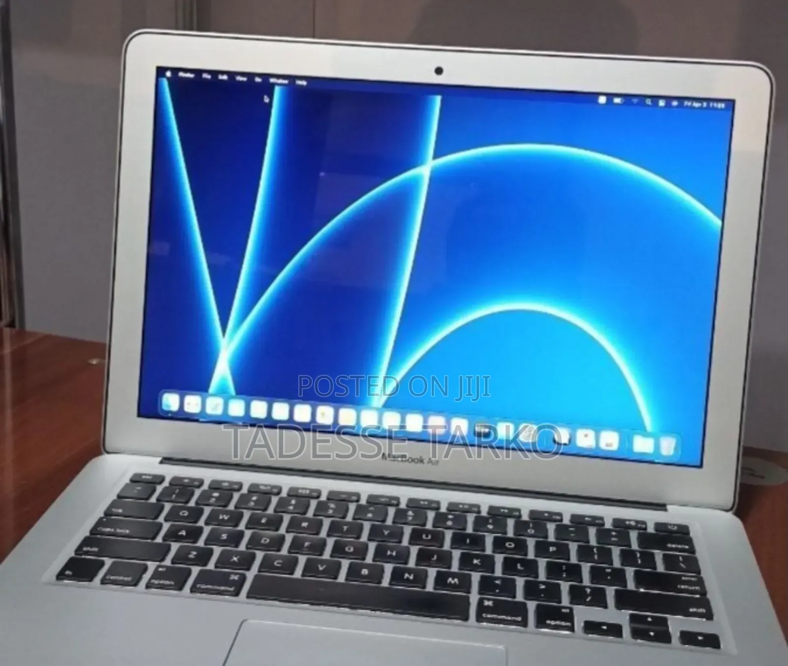 New Laptop Apple MacBook 2015 8GB Intel Core i5 SSD 128GB