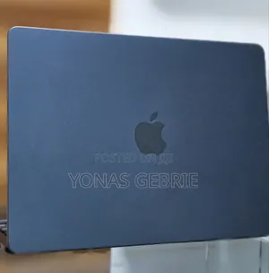 New Laptop Apple MacBook 16GB Apple M4 SSD 256GB