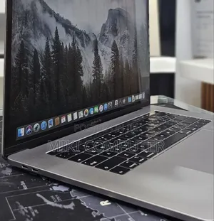 New Laptop Apple MacBook 2019 16GB Intel Core i9 SSD 512GB