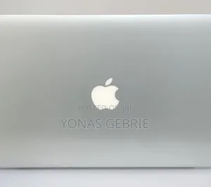 New Laptop Apple MacBook 8GB Intel Core i5 SSD 256GB