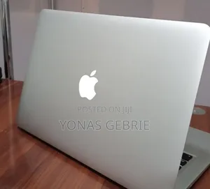 New Laptop Apple MacBook 8GB Intel Core i5 SSD 128GB