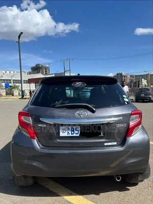 Toyota Yaris 2013 Gray