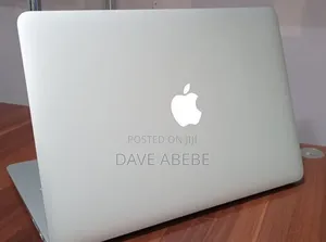 New Laptop Apple MacBook 2015 8GB Intel Core i5 SSD 128GB