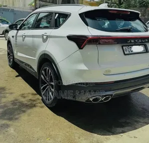 Jetour X70 Plus 2022 White