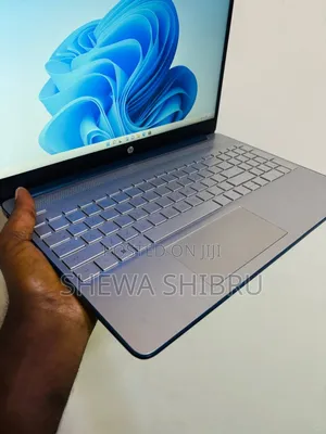 Laptop HP 15-dy1032wm 8GB AMD Ryzen 5 SSD 256GB