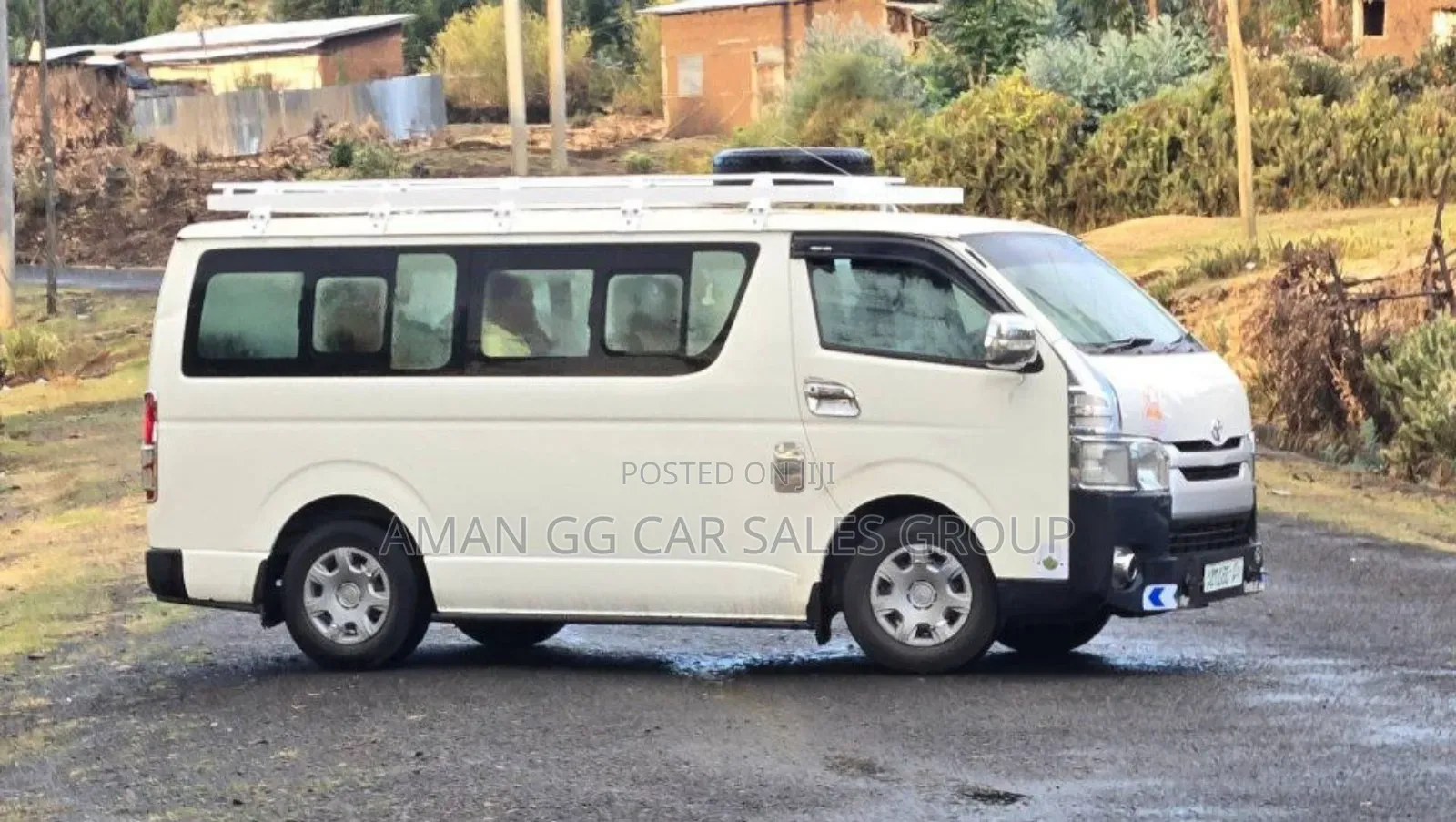 Toyota HiAce 2015 White