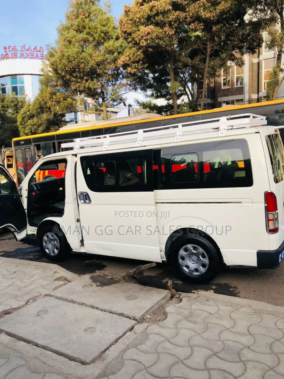 Toyota HiAce 2015 White