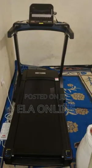 Sport Healthy Life Style የሚረዳ ዘመናዊ መሮጥ ማሽን ነው
