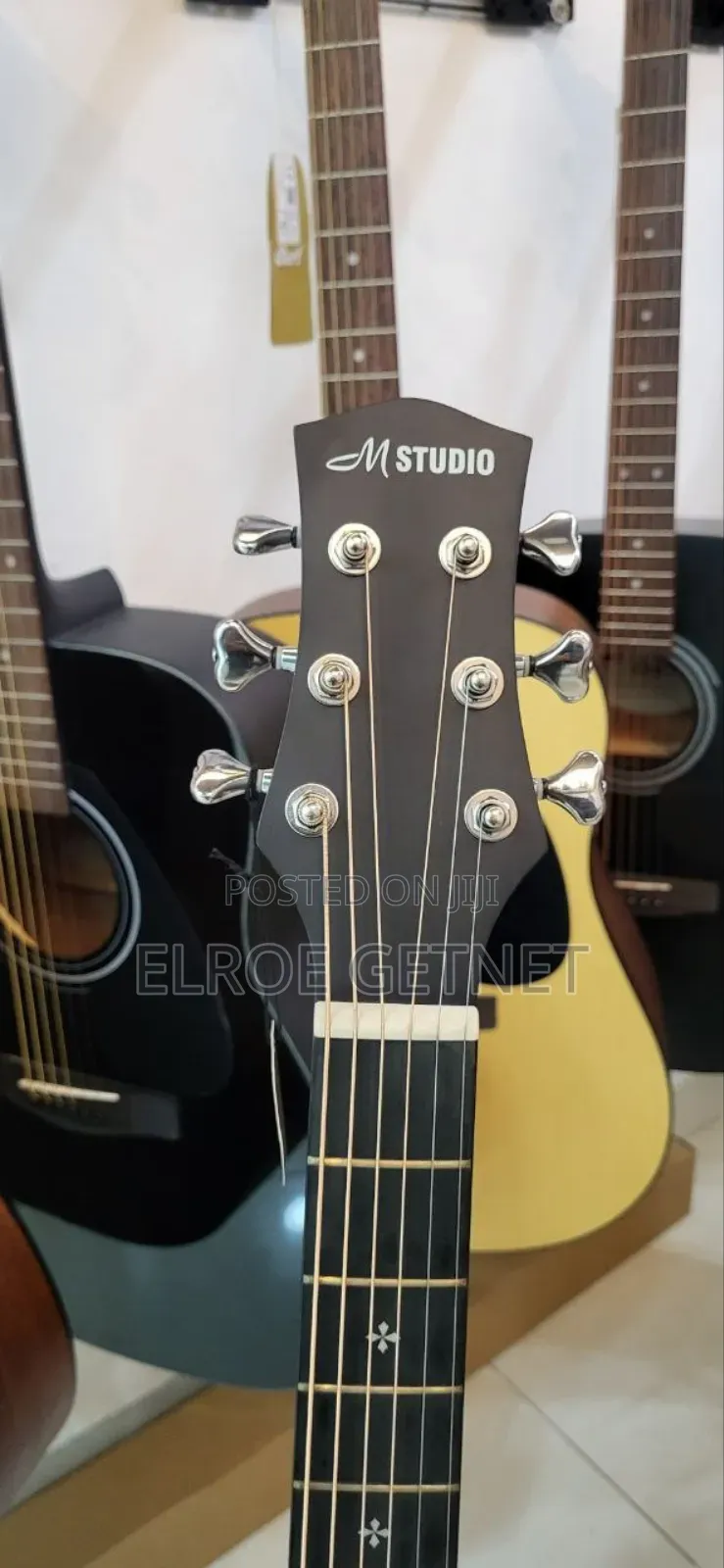 M -Studio Acoustic Guitar