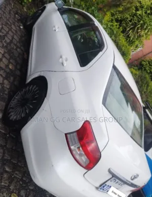 Toyota Yaris 2010 White