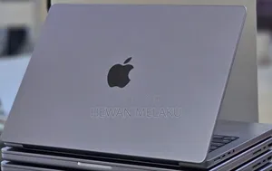 New Laptop Apple MacBook Pro M1 32GB Apple M1 Pro SSD 512GB