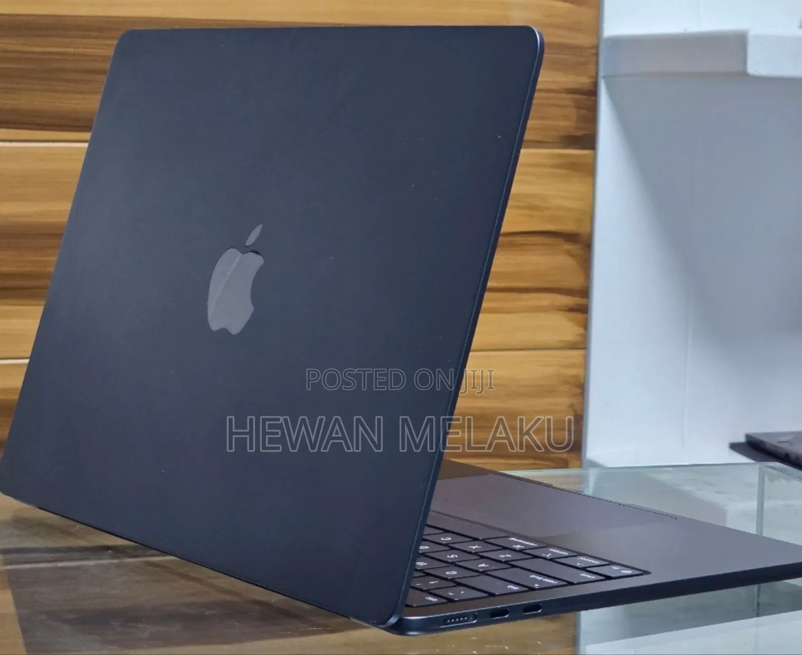 New Laptop Apple MacBook Air 2025 M4 13-inch 16GB Apple M4 SSD 256GB