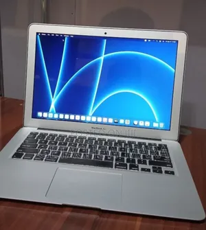 New Laptop Apple MacBook 2015 8GB Intel Core i5 SSD 128GB
