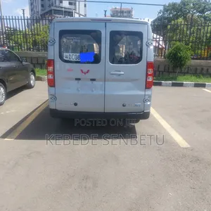 New Wuling GL6460 2025 Silver
