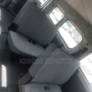 New Wuling GL6460 2025 Silver