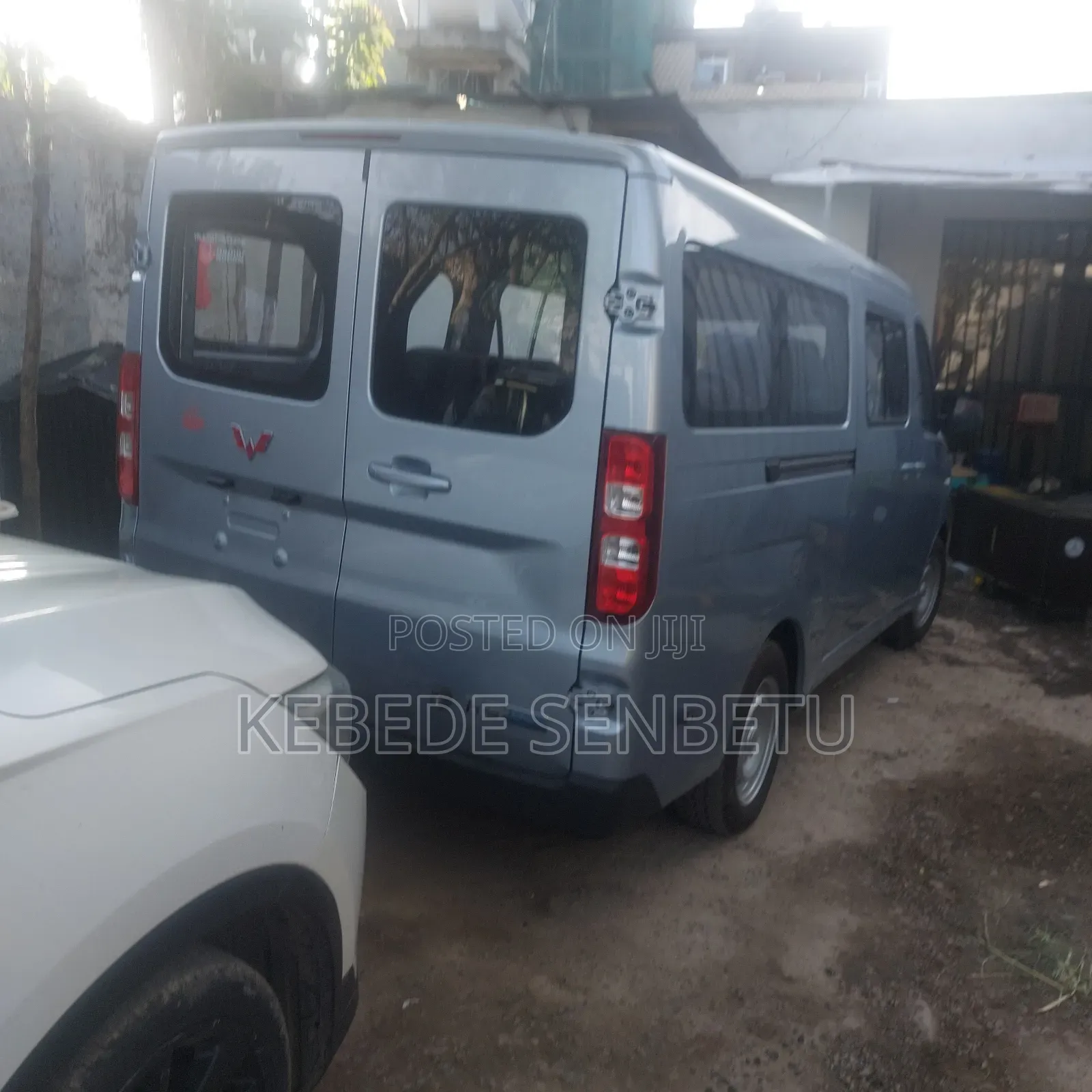 New Wuling GL6460 2025 Silver