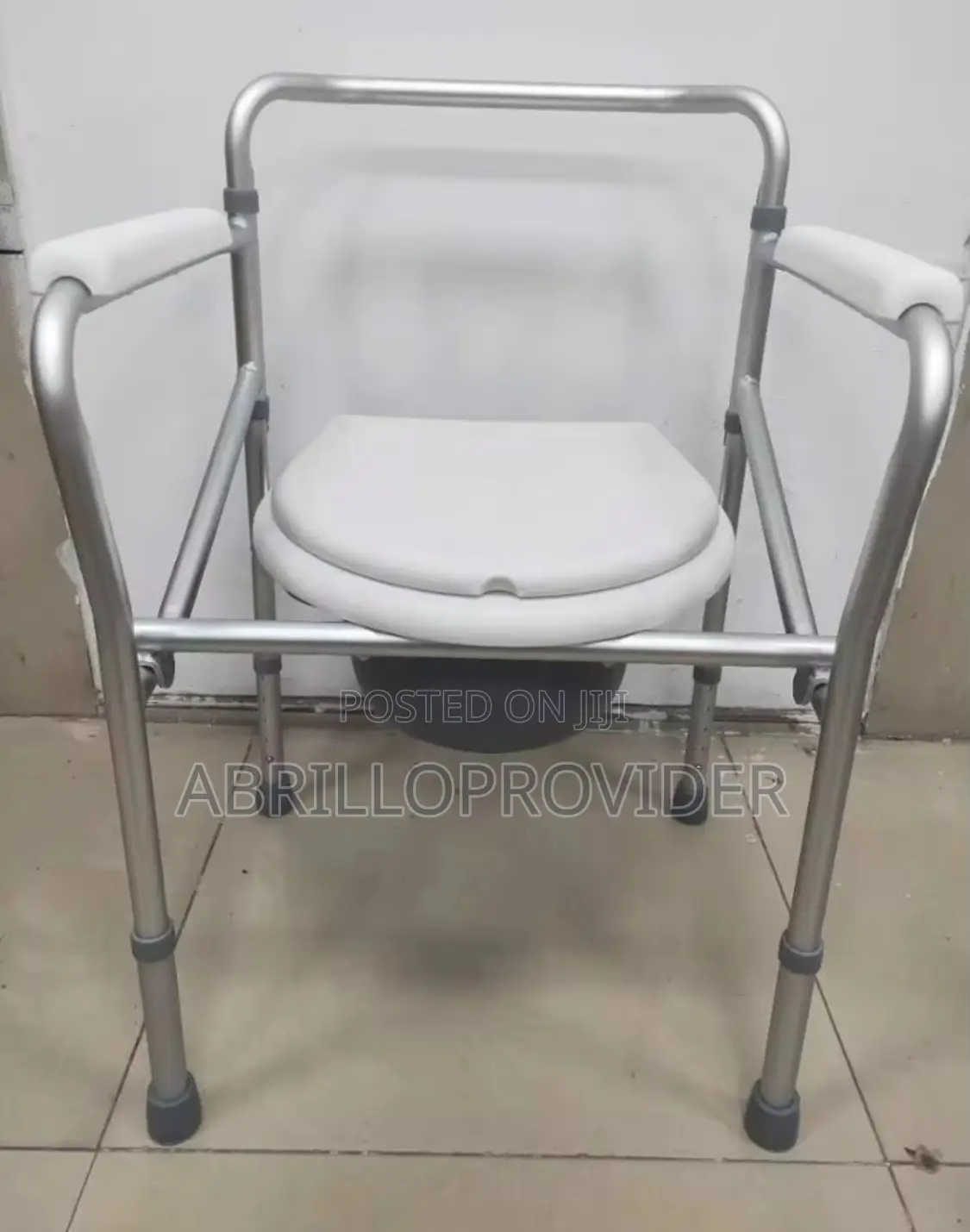 Toilet Seat Foldable and Height Adjustablebathroom Commode With Bedpan